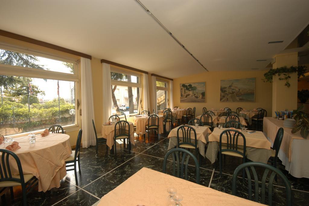 Hotel Palace Varazze Exterior foto