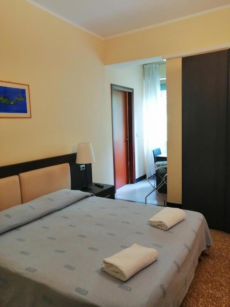 Hotel Palace Varazze Exterior foto
