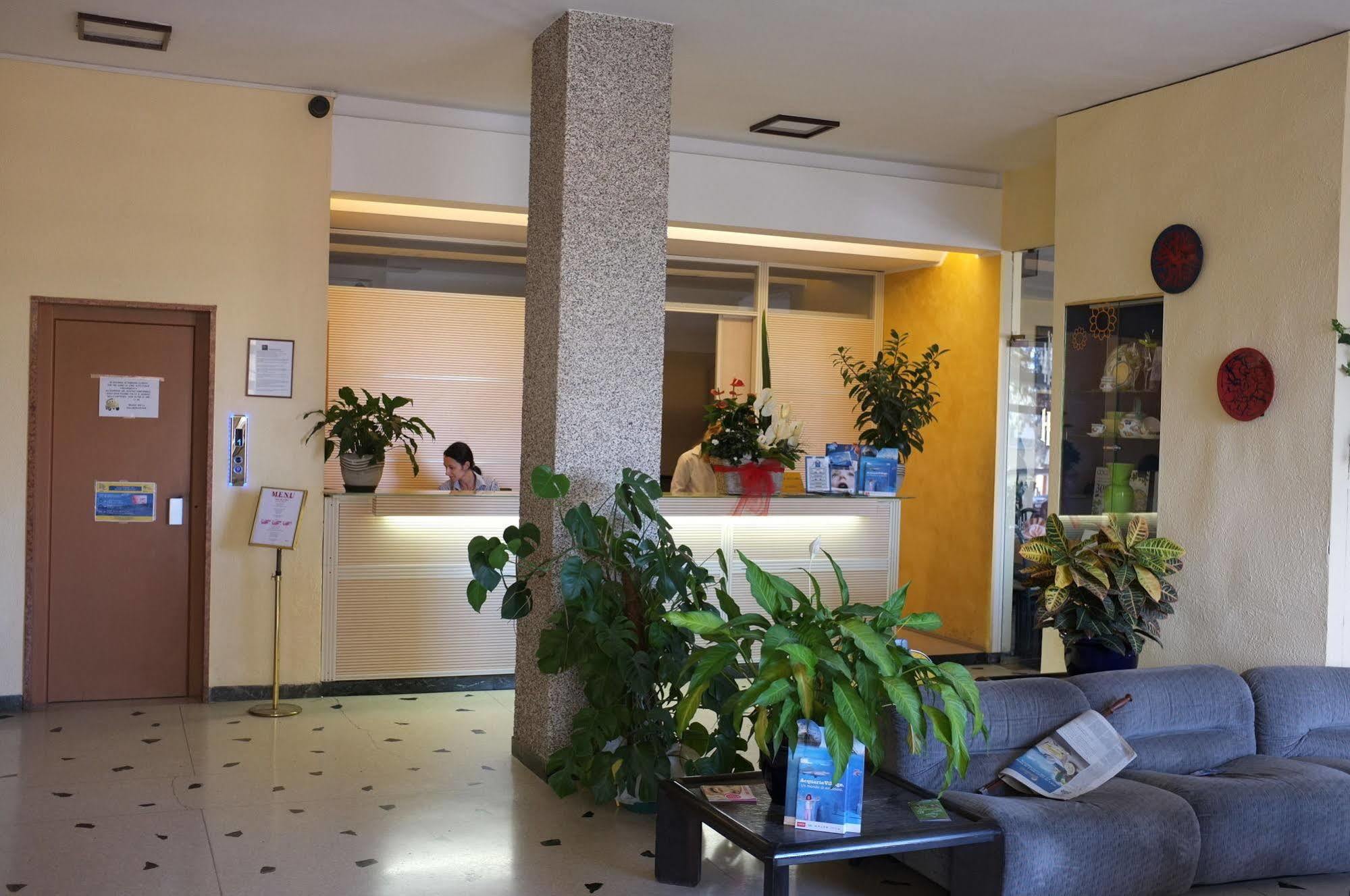 Hotel Palace Varazze Exterior foto